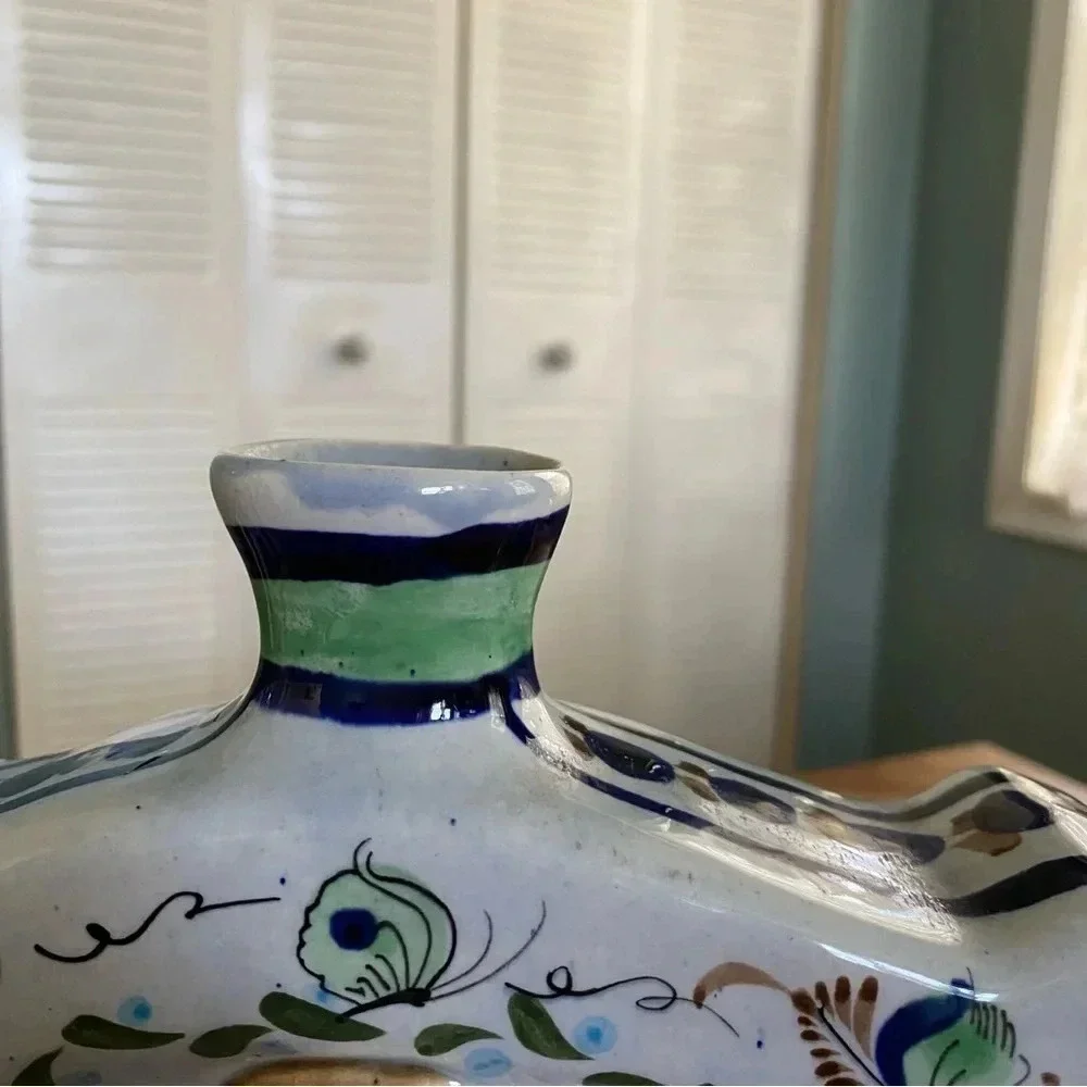 Tonala Lion Decanter, Made in Mexico, Handpainted, 7‎ 3/4” Tall